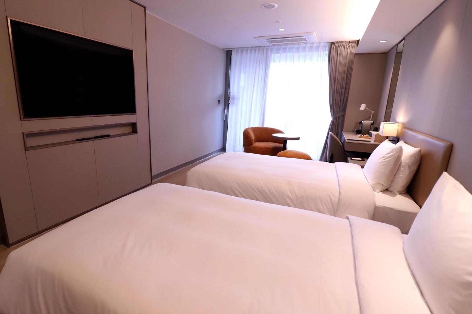 Hotel Pj Myeongdong Seoul Exterior photo